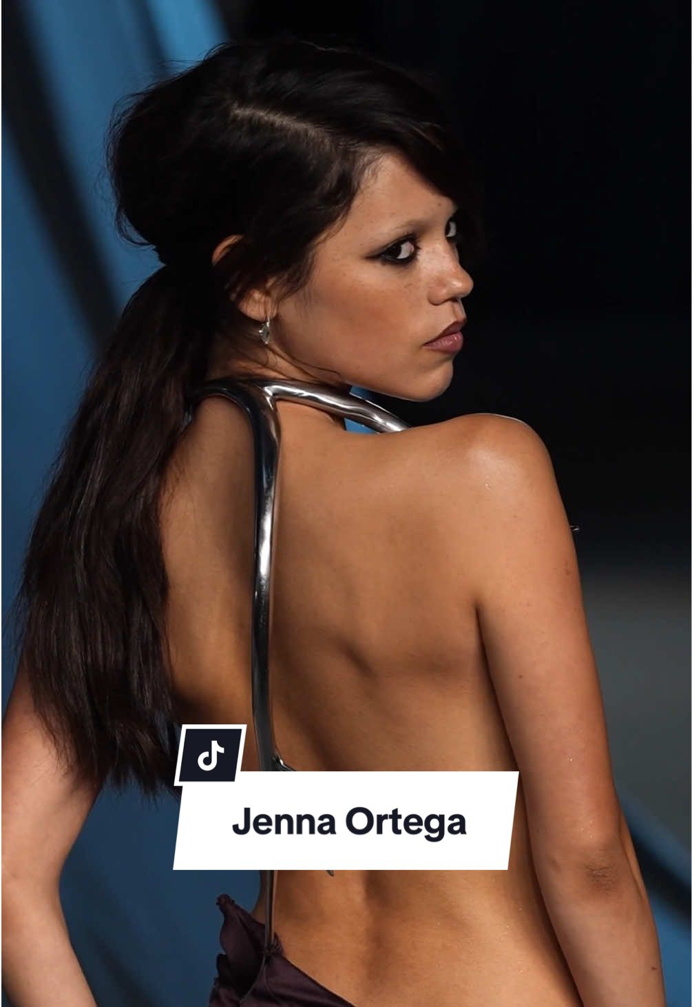 #jennaortega at the #academymuseumgala 2025 in Los Angeles. #voguegermany #jennaortega #wednesday  (Video: Getty Images)