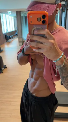 Peek a boo 😜 #fyp #fitness #gym 