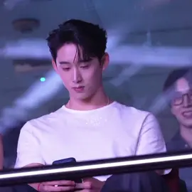 มาดูน้องแล้ววว#est_rvp #lyknconcert #williamjkp #williamest 