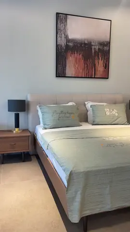 30% 5th Anniversary Offer  Paloma Bedroom waa jiif ka sameysan midab daggan oo soo saaraya qolka hurdada.