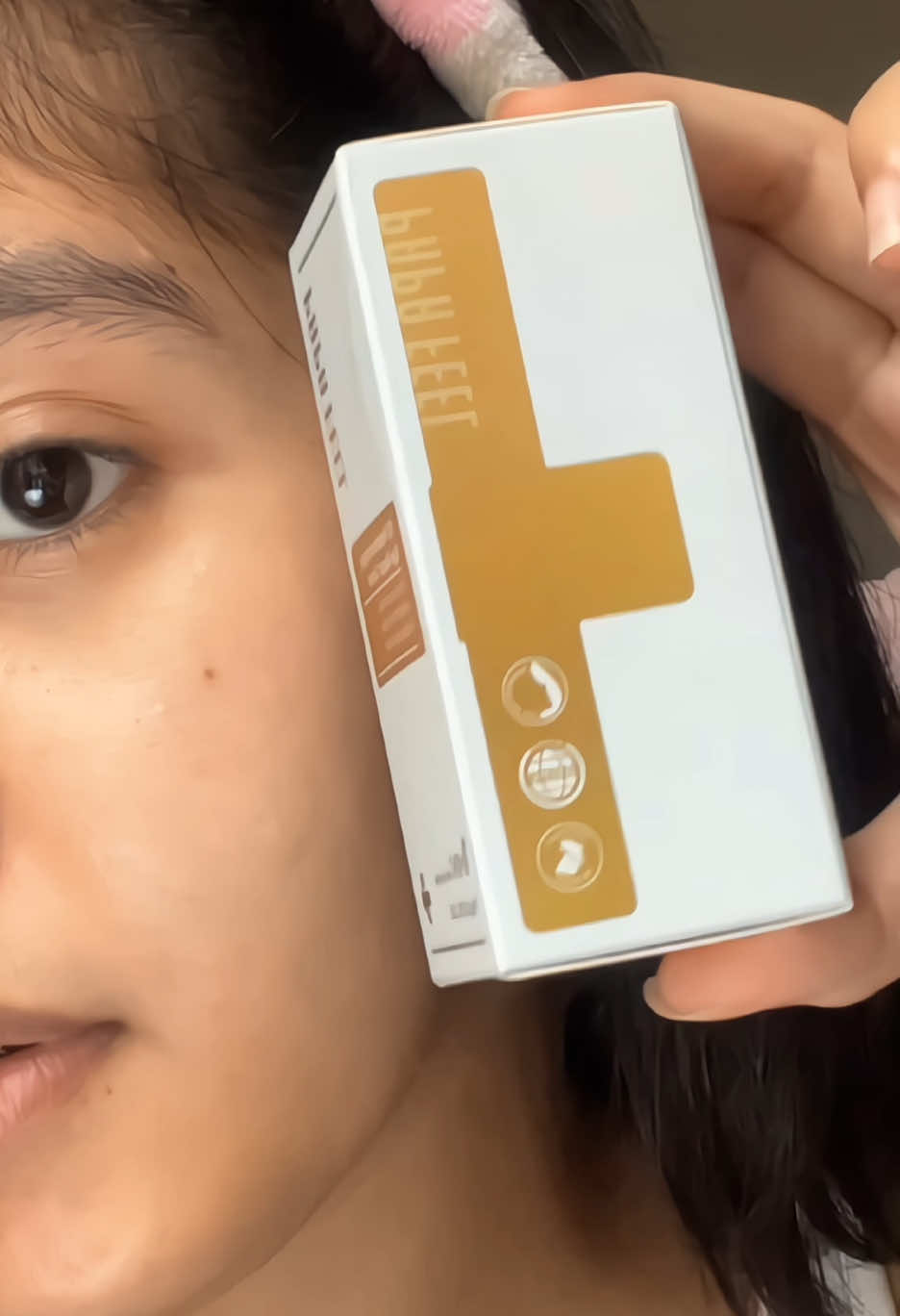 Testing out this Papa Feel Eye Cream — they say it works in 1 minute! 👀✨ Let’s see if it really reduces fine lines and dark circles! #PapaFeel #papafeel5dpeptideeyecream #papafeelph #AntiAging #NonGreasy   