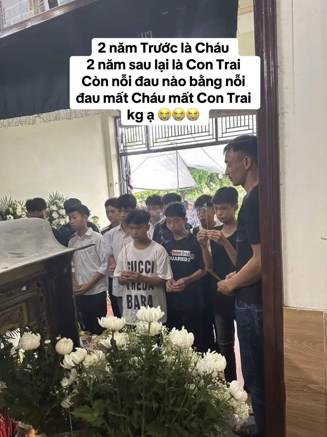 Nỗi đau trồng chất nỗi đau , Cháu ra đi Dì đã đau lắm rồi , giờ đến Con Trai nỗi đau kia chưa liền nỗi đau này lại ập đến , nỗi đau này nó nặng gấp nhiều lần kg biết bao giờ cho nó liền lại đc nữa 😭😭😭😭