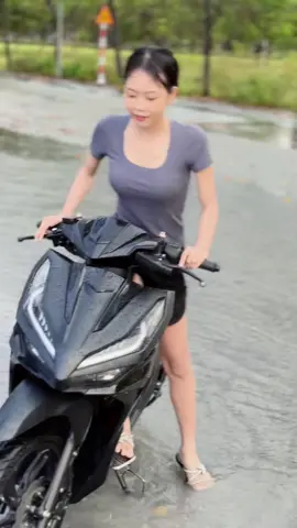 Cần tìm cửa hàng bán xe tuyển nhân viên có trình độ 🤣🤣@TRÂN THỎ💋 năng khiếu live đầy người kk