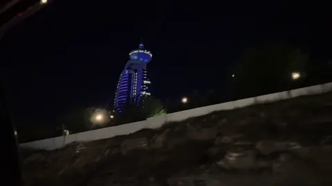 ساڵەهای ساڵ ئارەزووەکانت دەتکوژێت، تا ڕۆژێک دێت تێدەگەیت دەتوانیت بێ هیچ بژیت، تێدەگەیت سەرتاپای ئەو شتانەی حەزت لێیانە سەرابن، تێدەگەیت قورسایی  شتەکان لە قووڵایی خۆتان، ئەوە ئەو ساتەیە کە دەتوانیت ئیتر بیر لەئارەزووەکانت نەکەیتەوە، ئیتر دەبێت خەیاڵەکانت بەشێوەیەکی دی دروست بکەیتەوە ..!