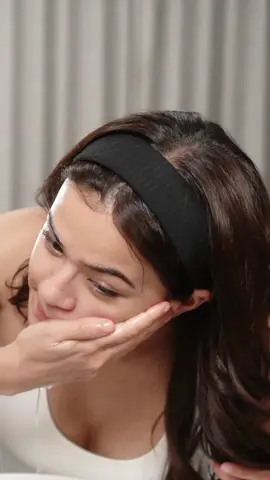 Finally, I found my true love when it comes to rejuv! ✨ Grabe ‘yung effect! Walang choz, para to sa no more pimple, no more dark spots, as in. Feeling ko, magiging ready na ako ulit for my close-up without any filter! 🎬 You deserve this “skin-vestment,” girl! You can get the whole set for only P249 #HikariRejuvSet  #fyp 