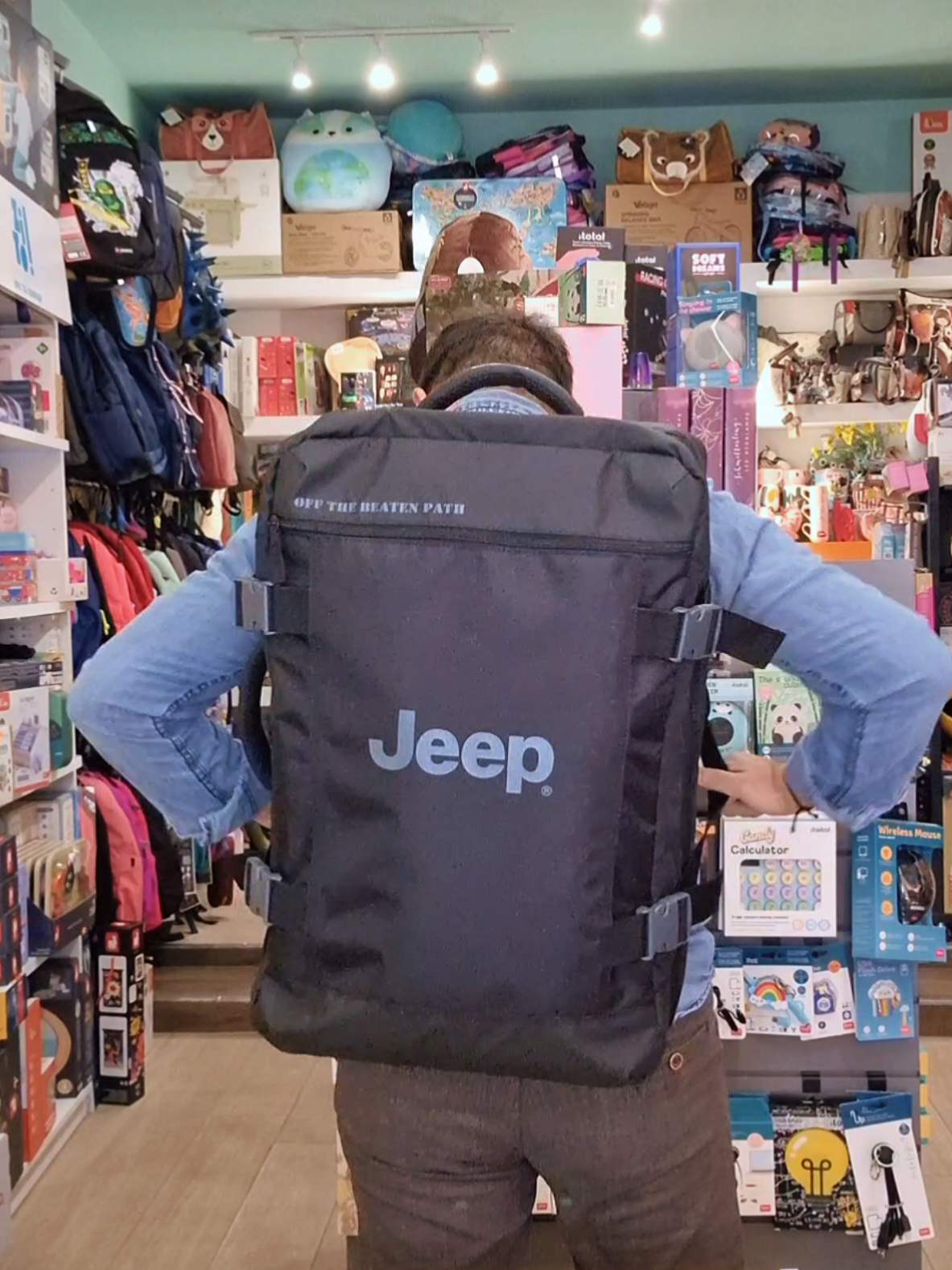 Jeep και έφυγες για διακοπες. Ιδανική τσαντα για μικρά ή μεγάλα ταξίδια. #stigkabooks #Jeep #travelbag #μοδα#backpack 