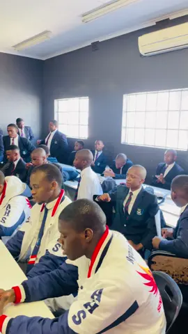 Part 2/2 One last time with our grade 12s and choir section leaders @Allakhe🧚🏼‍♀️ @Nana💗 Thank you for your contribution to our sports and cultural activities department (unonjaholo uyokhale ezintabeni) #amitekschools #grade12 #gwijo 