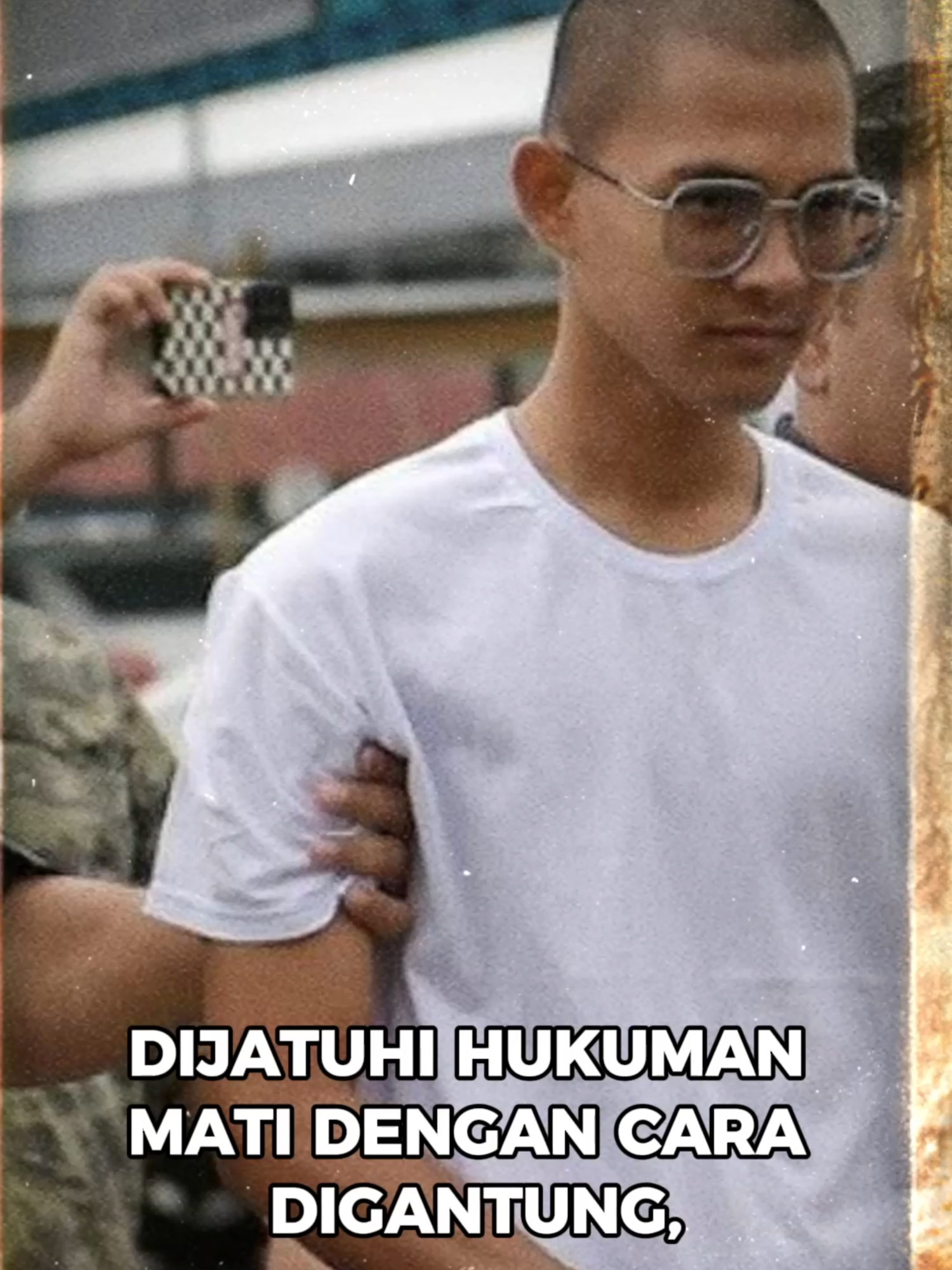 Tragis! Bunuh Dan Bakar Pacar Yang Hamil, Pria Ini Dihukum Gantung! 😨 Seorang pria berusia 22 tahun dijatuhi hukuman mati dengan cara digantung di Malaysia. Ia terbukti bersalah membunuh dan membakar pacarnya yang sedang hamil. Menurutmu, apakah hukuman mati adalah bentuk keadilan yang setimpal? #fakrulaimansajali #malaysia #truecrime #dosa