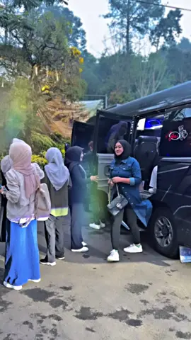 RENTAL SEWA MOBIL ELF HIACE PREMIO INNOVA REBORN siap melayani kebutuhan perjalanan anda✈️ INFORMASI & RESERVASI PEMESANAN : 