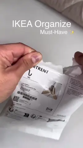 Habt ihr die schon bei IKEA entdeckt? ✨ So praktisch – alles zusammen, mehr Platz & ein bisschen mehr Ordnungsliebe im Schrank 🤍 Ps. Outfits @SASSYCLASSY  @IKEA @IKEA Deutschland  Werbung / Anzeige  #ikeahack #ikeafinds #ikeadecor #ikeainspo #ikeaideen                   