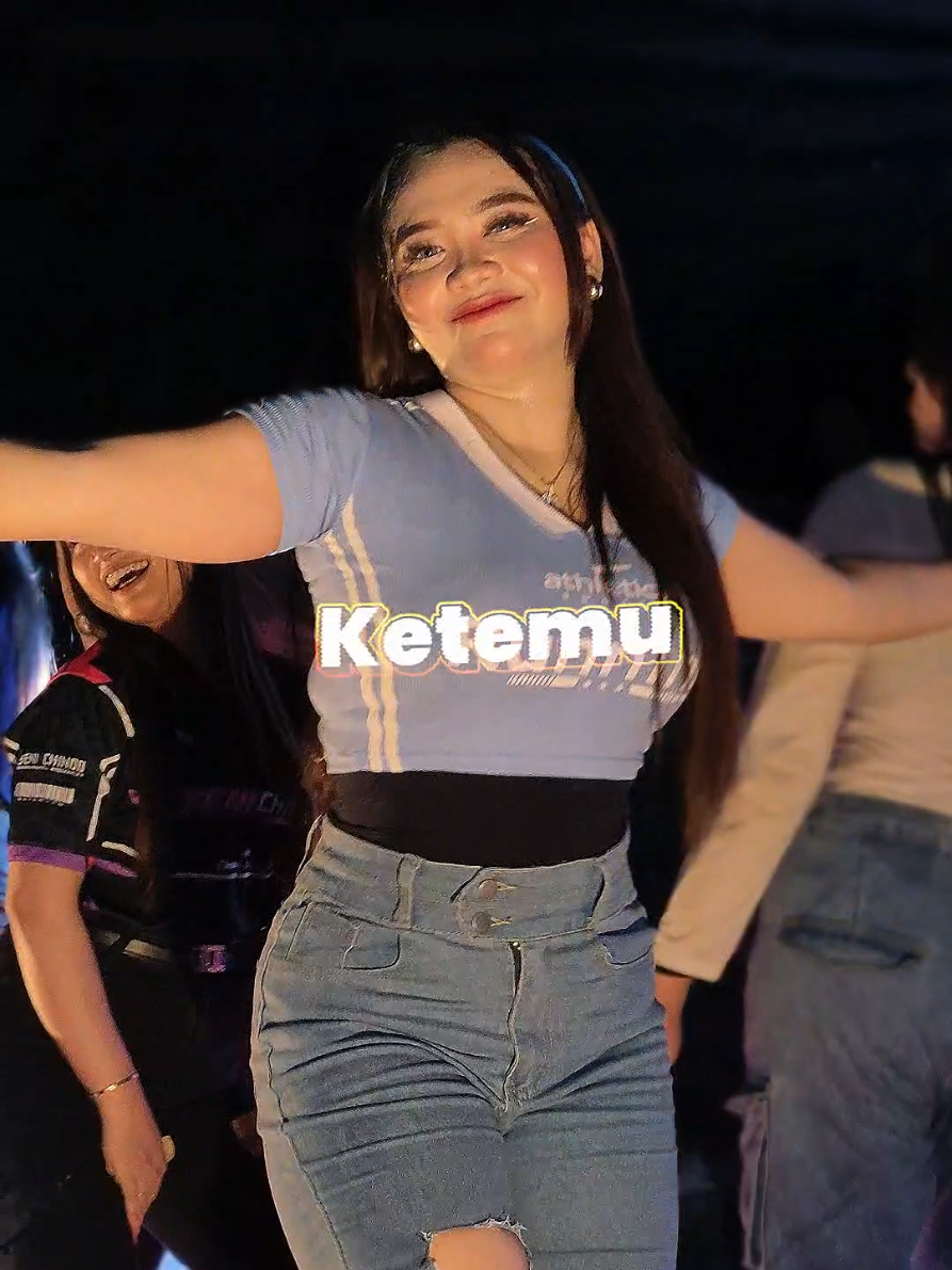 Bu bos 🤪 @Vaneshaozaka  #karnavalsuratmojo #CapCut #dancerkarnaval #trendingvideos #viralfyp 