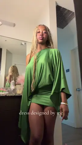 lovee the green #batwing #batwingdress #leandrattm 