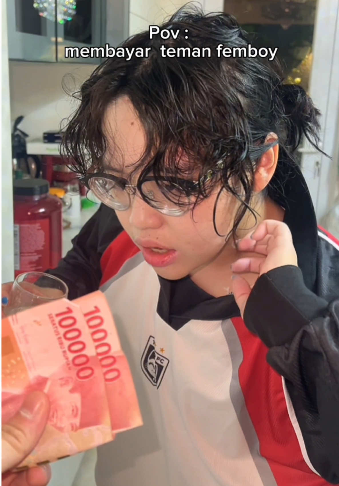 Dengan uang semuanya itu mungkin 😔👏 #femboy #fyp #meme 