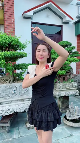 Mẹ thóc bị hôi thâm cánh chị em ạ #hoinach #thamnach #thamnachsausinh #hoinach 