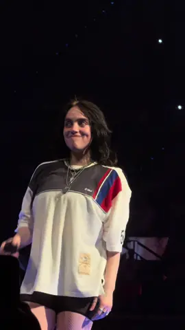 BUT YOU‘RE SO FULL OF SHIT!!#birdsofafeather #billieeilish #hmhastour #vienna @BILLIE EILISH 