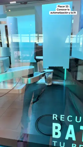 Debo decir que la calidad del café es magnífica! Celebrando la automatización con IA @CoffeeBot Barista #cafe #automatización #IA #capuccino #lavazza 