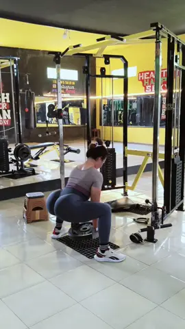 mohon di koreksi dong para suhu😊🙏#gym #legday #GymTok #workoutmotivation #abcxyz 