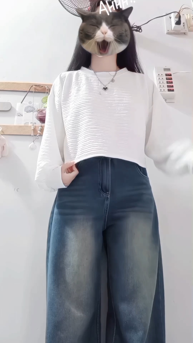 Áo croptop xinh #outfit #thoitrang #thoitrangnu #reviewlamdep #viral #moingaymotoutfit #trending #fashion #xuhuong 