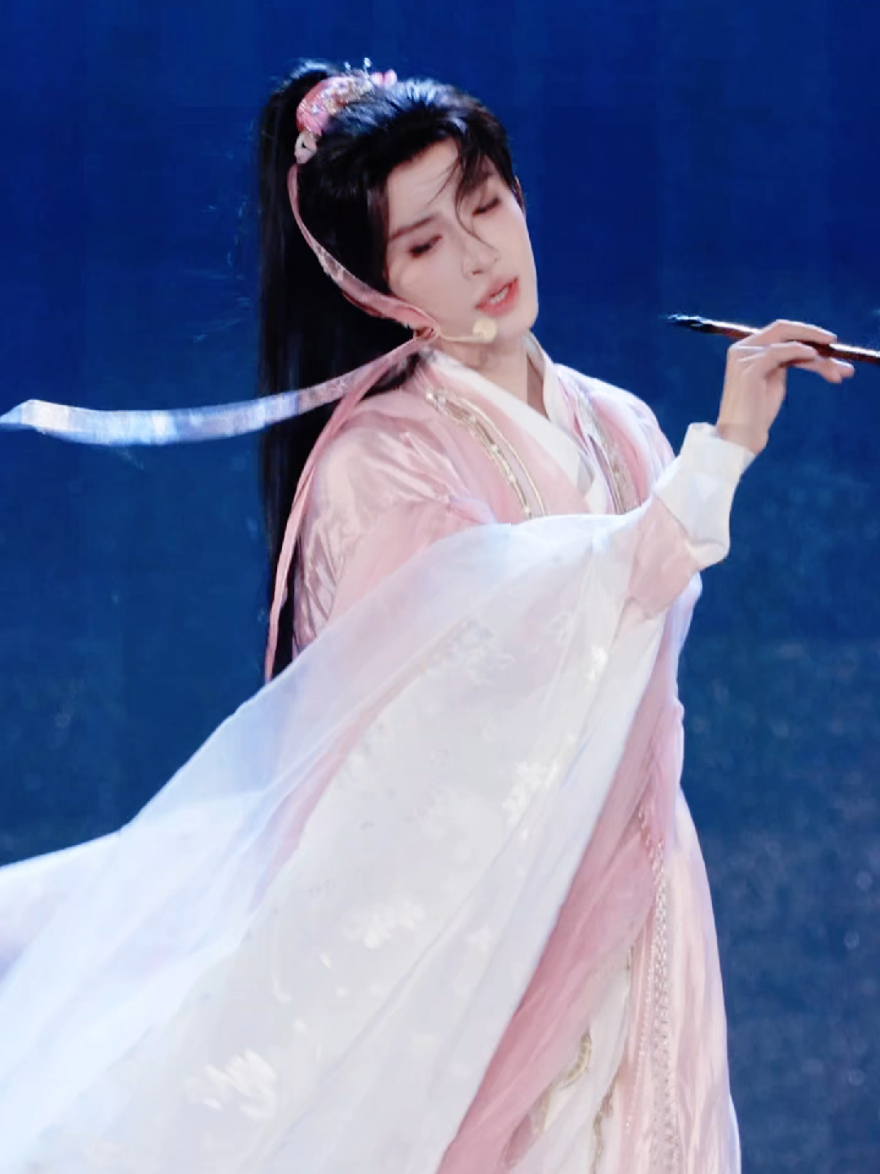 Toi là con bèo iu Hán phục màu hồng 😭 #lưuvũ #liuyu #刘宇 #quocphongmythieunien #hoạtrungdu 