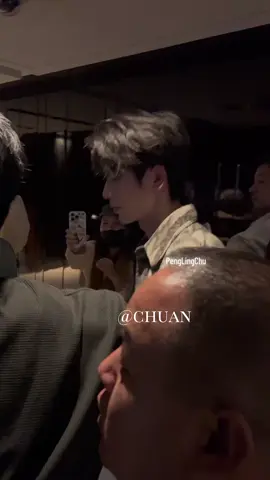 19.10 | Baru saja tiba di Hotel tempat menginapnya di Shanghai #zhanglinghe 