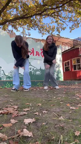 Bakken kan ikke holde til vores moves😛🫰@Bakken DK @H e̶ l̶ e̶ n̶ ツ #fyp #brunettesdoitbetter #fördig 