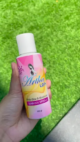 Melindungi kulit kalian dari paparan sinar matahari🔥@Novelia Indriyati Ha @BUNJI OWNER ARTHA #artha #arthalrejekiolshop #arthaldtviraallllmantuulllita #arthaldtbpompemutih #sunblock #fyp #fypage 