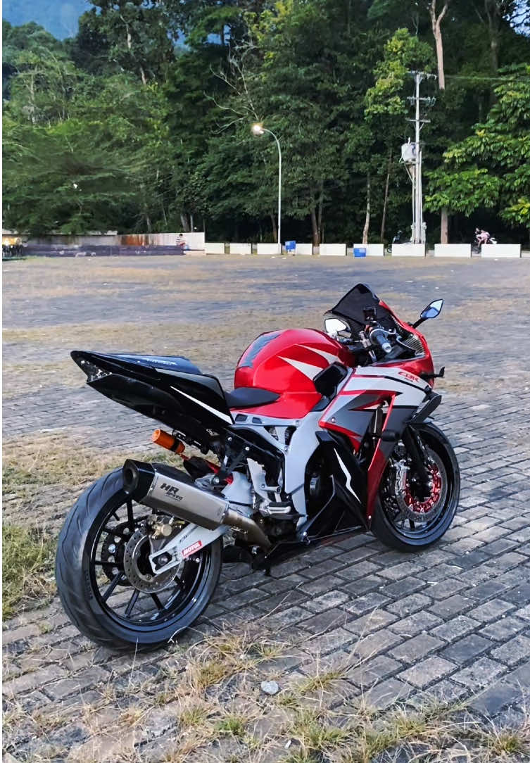 Lama gak cinematic 😁 #cbrk45a #cbrlokal #cbrmodifikasiindonisea #cinematic #cinematicmotor 