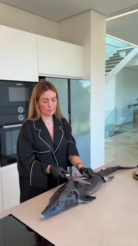 The full recipe is now on YouTube, link in bio ❤️ WHO AM I REALLY? 😳 My profession: perfumer. My hobby: cooking and fine dining. My meditation: repotting plants in my garden 😌 I'm a creative person. I love expressing myself through creative hobbies. For example, in cooking, I apply my skills as a perfumer – selecting scents, notes, and spices for each dish. Fine dining is like niche perfumery. That's why I'm so good at it 😏 What's your hobby? #reinavelcheva #byvelcheva #foodaesthetic #esturion #caviar 