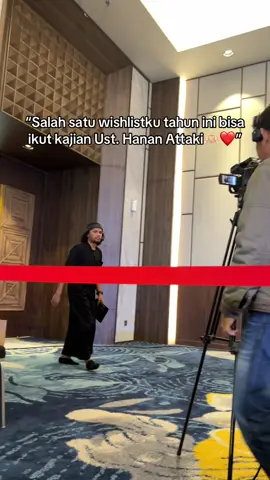 MaasyAllah Penantian 2bulan akhirnya terwishlist juga🥹 Kajian #ustadzhananattaki  Dan dapat duduk paling depan😆#bengkulu #fyp #bengkulutiktok 