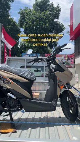 🔥 Yang ditunggu akhirnya ready juga! 🔥 Beat Street Brown tampil makin ganteng maksimal, siap dikirim ke kamu yang ada di Bondowoso, Jember, dan Situbondo! 💥 🚀 Stok terbatas, siapa cepat dia dapat! 📞 Chat sekarang sebelum unitnya keburu jalan ke orang lain!DM atau Di Bio. #beatstreet #bondowosokeren #promooktober #viralvideo #berandamu 