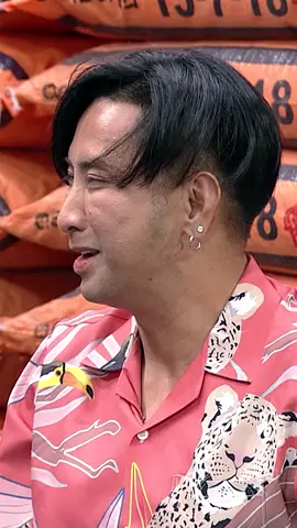 บอลให้น้องๆไปขนาดนี้ สุดท้าย “ให้ได้เท่านี้” จริงๆ #ก็มาดิคร้าบ #โจ๊กเกอร์แฟมิลี่ #บอลเชิญยิ้ม #ตั๊กบริบูรณ์ #นุ้ยเชิญยิ้ม #แจ๊สชวนชื่น #หลุยส์ชวนชื่น #workpoint23