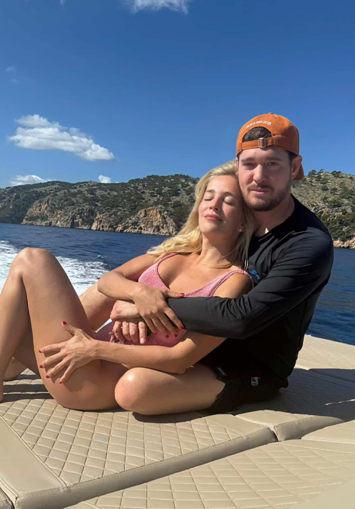 You love with so much joy, it fills every corner of our house. Your laugh is my favourite sound in the world and you are everything I ever dreamed of for our kids. Happy Mother’s Day Lu! We love you SO much. @Luisana Lopilato  — Amas con tanta alegría que llena cada rincón de nuestra casa. Tu risa es mi sonido favorito y eres todo lo que siempre soñé para nuestros hijos. ¡Feliz Día de la Madre, Lu! Te queremos muchísimo.