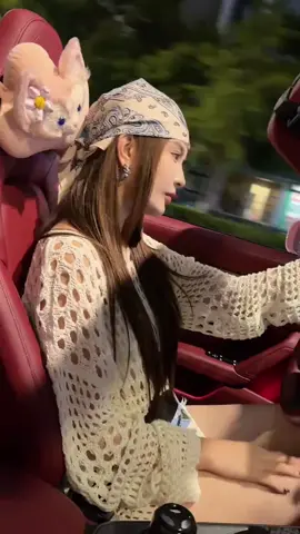 Mùa đẹp nhất của cô ấy sao có thể chọn 1 chàng trai nghèo ? 