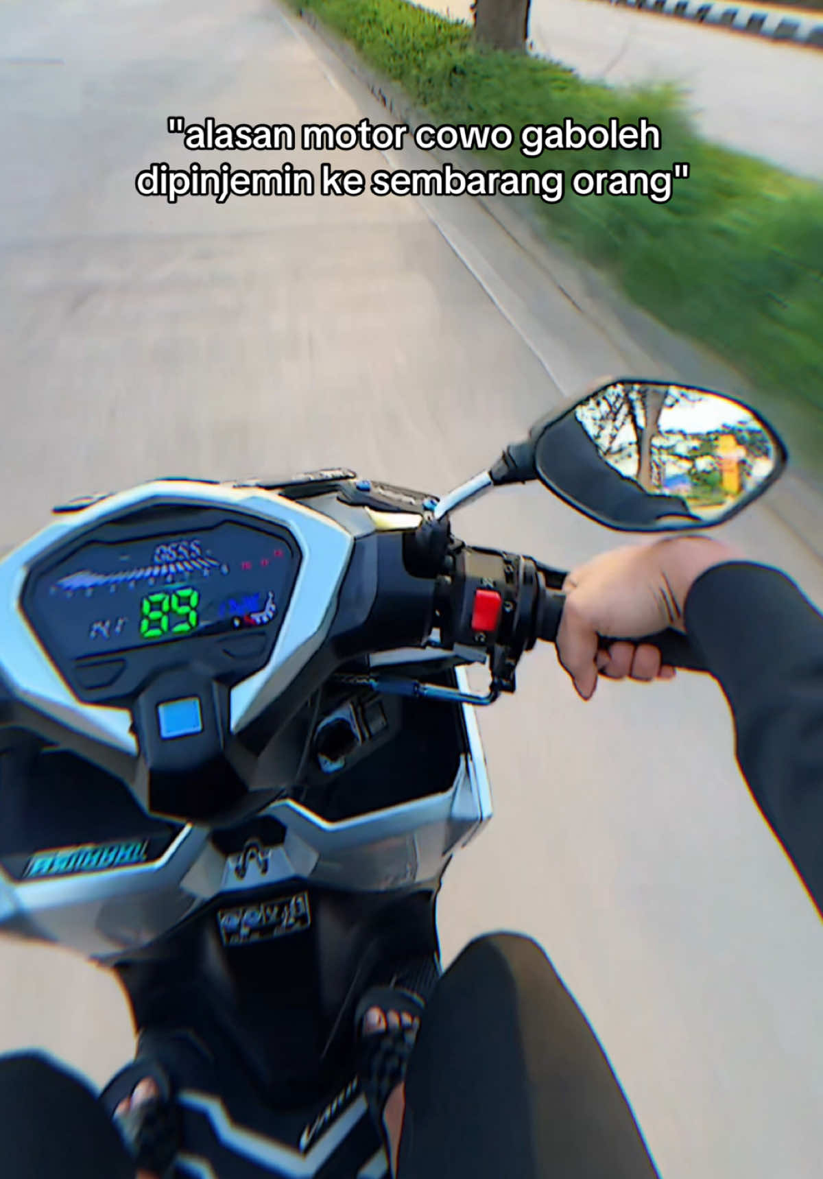 karna motornya agak goib bisa terbang sendiri khodamnya knalpot racing⚡️🗿 