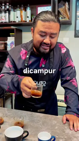 Red eye kalo kamu butuh fokus Black eye kalo kamu butuh seger pas lembur Blue eye kalo kamu butuh D U E L !!!!  #ippolitocoffee #specialtycoffee #brewyourown #manualbrew #kopinusantara 