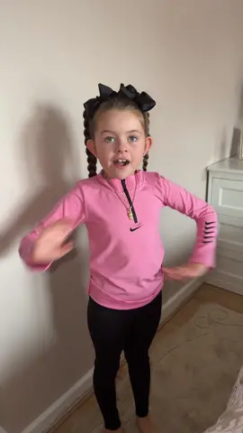 @Honeybellesuk - new outfits 