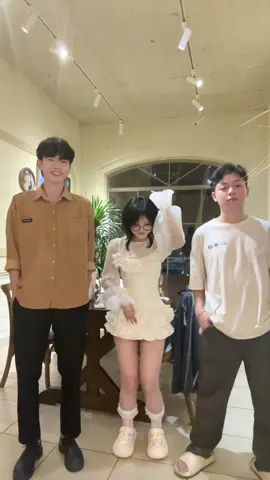 tôi thề là tôi k ép 2 đứa nó quay