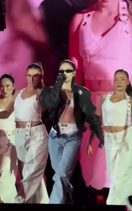 Like JENNIE in Kaohsiung Taiwan Day 2 🔥  @blackpinkofficial @JENNIE  JENNIE LIGHTS UP KAOHSIUNG #JENNIEDEADLINETAIWAN  #DEADLINE_IN_KAOHSIUNG #BLACKPINK #JENNIE #LIKEJENNIE