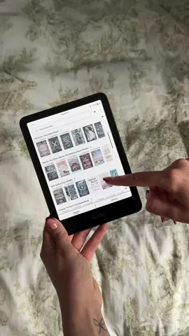 I’m actually inlove😍thought I deserved a treat for myself after the past few months!!!🫶🏻#BookTok #kindleaesthetic #kindlecolorsoft #kindleunboxing #kindle 