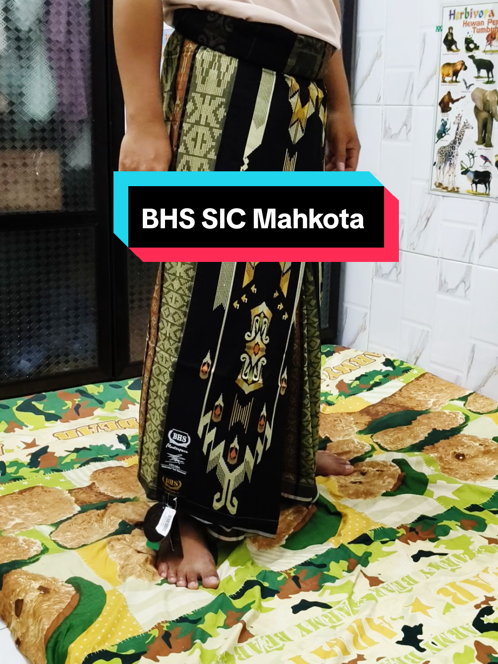 BHS Masterpiece SIC gold, hitam emas minat japri ✌️😊 #bhsmasterpiecesge #bhsmasterpiece #sarungbhs #sarungmadura #bhs 
