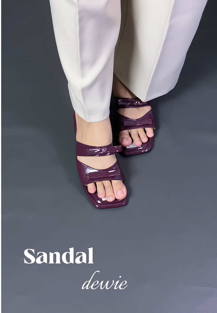 se jatuh cinta bgt sama warna burgundy 😍🩷 #fyp #sandalflat #sandalwanita #sandaldaily 