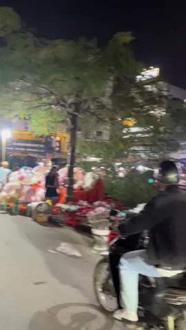 ngày mai thôi khắp fb tiktok up quà up hoa còn tôi thì không có :))