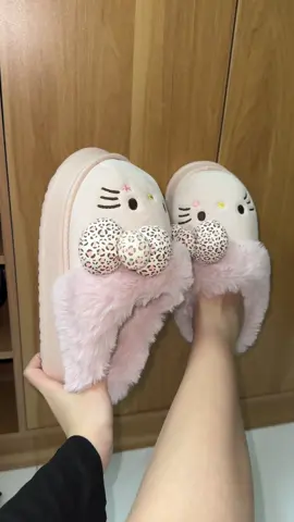 Dép sục lông nữ hai màu nâu , hồng đang dc iu thích lắm ạ #thshoes2001 #deplong #deplongcute #depnu #hellokitty 
