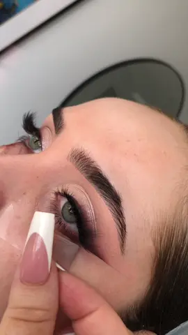 Little extra for your bridal day🩷 #dayinthelifeofamakeupartist #bridalmakeupartist #bridaltiktok 