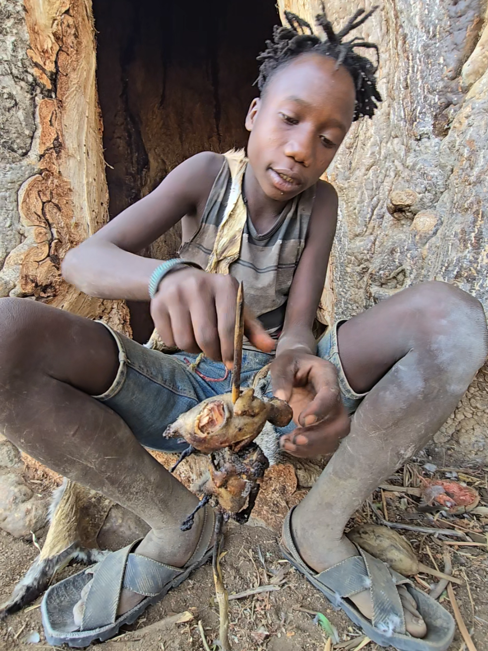 Lunch under the baobab tree #dudukwe #chaaba #foryou #trendshort #bestfriend 