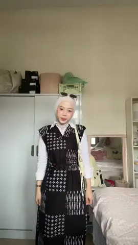 Vest kerja, kuliah, kondangan juga okee 👀💌 #vest #vestbatik #fitcheck 