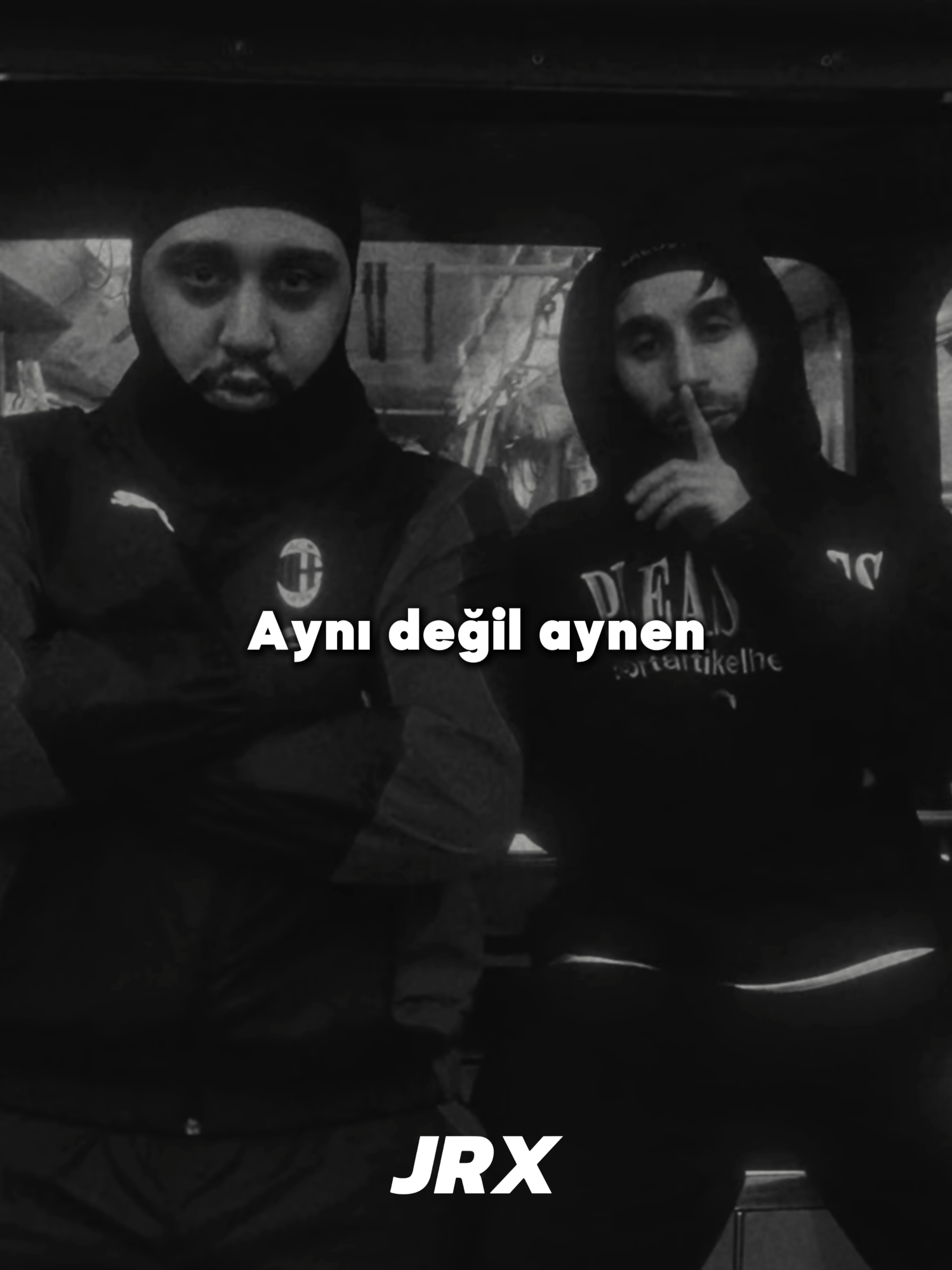 Heijan'ın 64 Bars performansını nasıl buldunuz? Düşüncelerinizi yorumlarda belirtin! ✍🏻 Daha fazlası için takip edin! #heijan #64bars #türkçerap