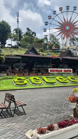 kalau liburan ke kota batu kalian cobain ke selecta dan nginepnya di urbanview sky batu yang jaraknya cuma 4 menit, kalian bisa booking lewat aplikasi RedDoorz dan masukan kode voucher yuk nginep #REDTRAVELERS  #URBANVIEWbyRedDoorz 