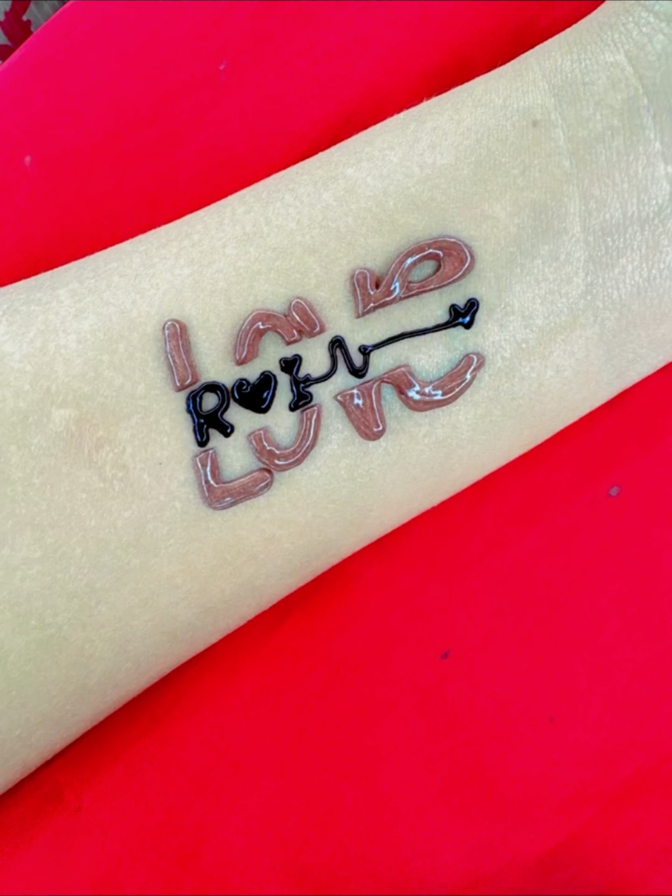 @Ashee mehndi artist |love tattoo design #tattoo #foryou #mehndiart #shortvedio#@Faisal فيصل السيف 