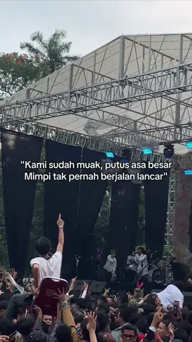 Tolongin dong @Dongker ,Aku udah naik kursi masi ga nemu  #baladagehel #disarankandibandung 